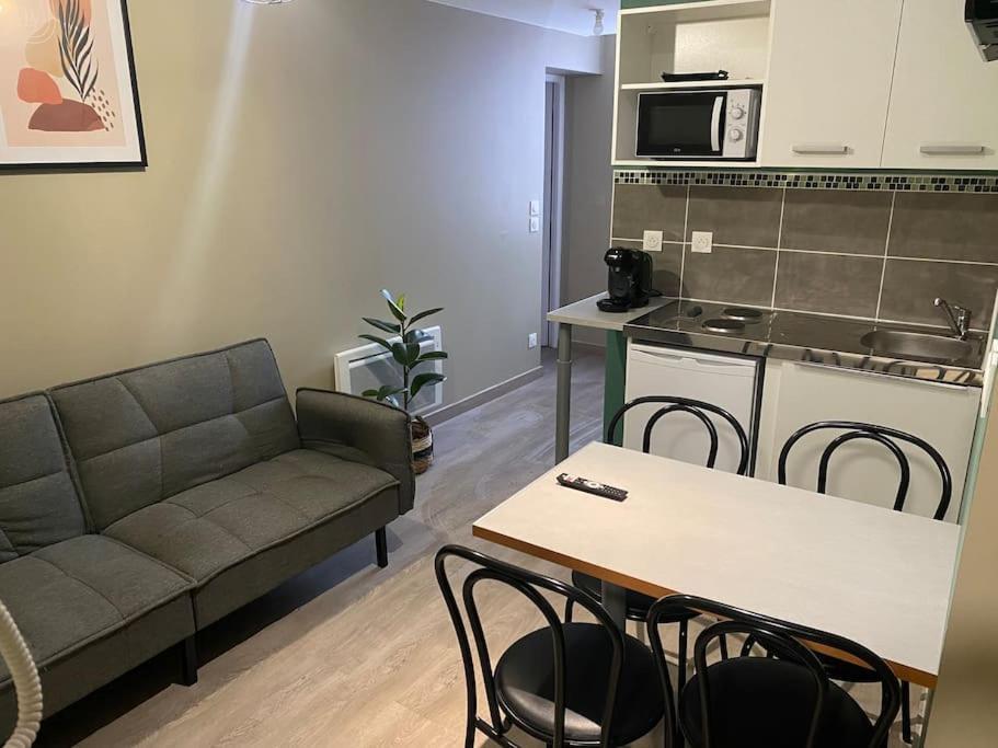 Appartement 4 - Hyper Centre - 1 A 4 Personnes Douai Buitenkant foto